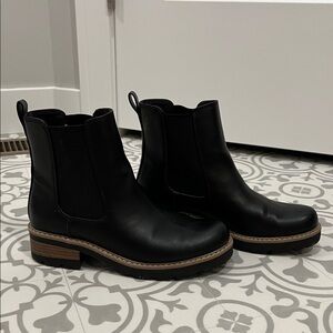 Universal Thread Black Ankle Boots